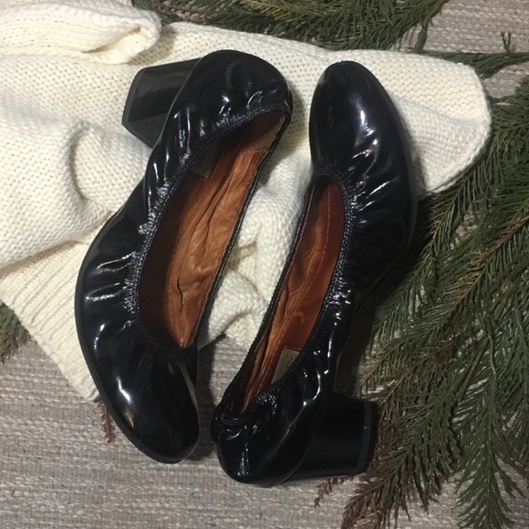 LANVIN | Block Heel Patent Leather Pumps - Picture 2 of 5